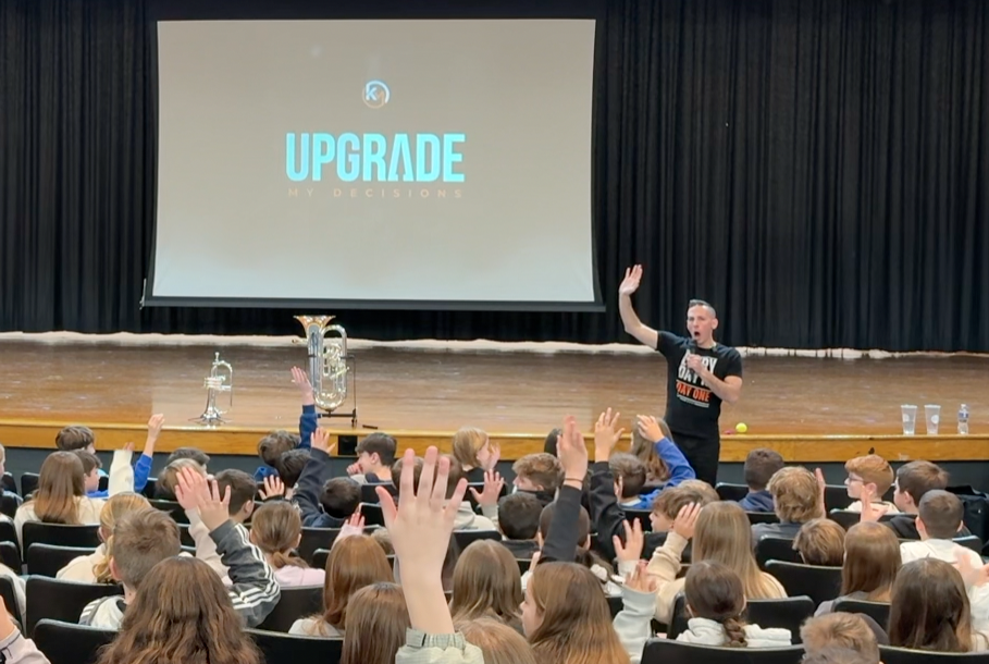 Red Ribbon Week Speaker asking to raise hands